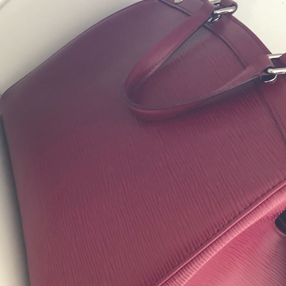 Louis Vuitton Epi Leather Brea MM Bag - Picture 8 of 8